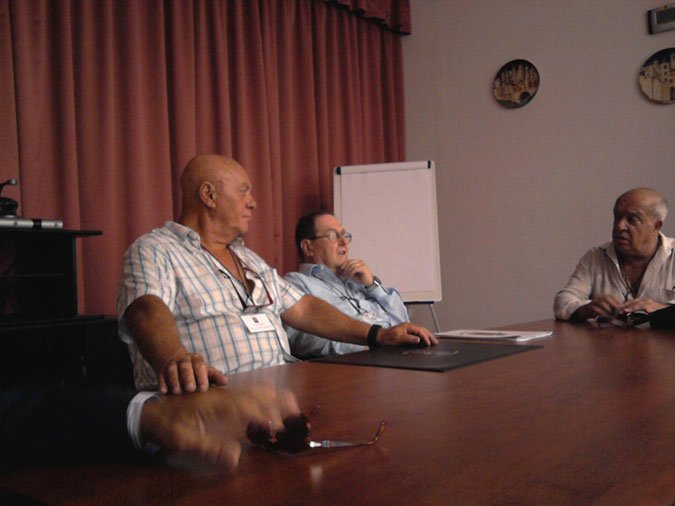 1° raduno Ascoli Piceno dal 9 al 10 settembre 2011 -  foto...203 - una chiacchierata prima di salutarci